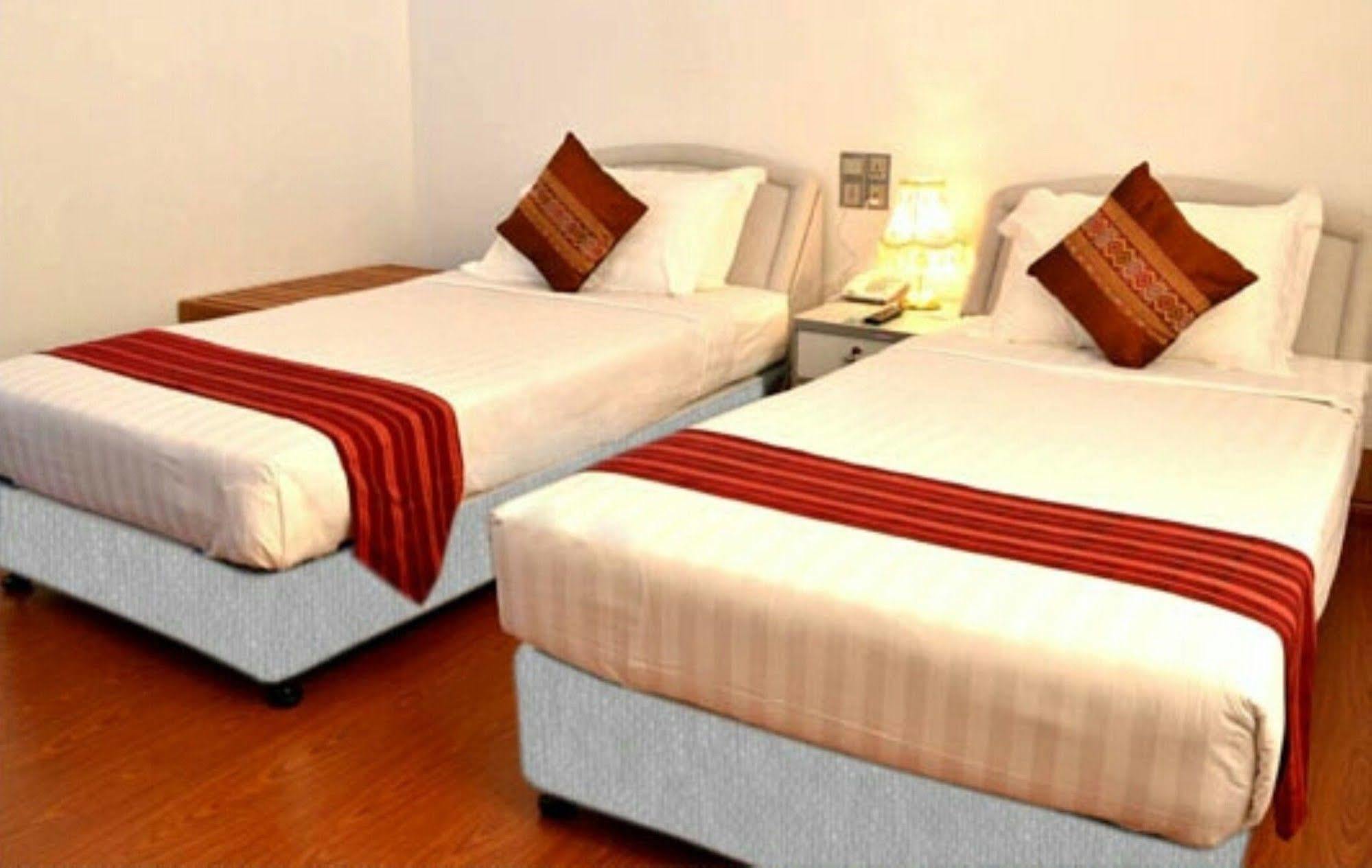 Myat Nan Taw Hotel Loikaw Exterior foto